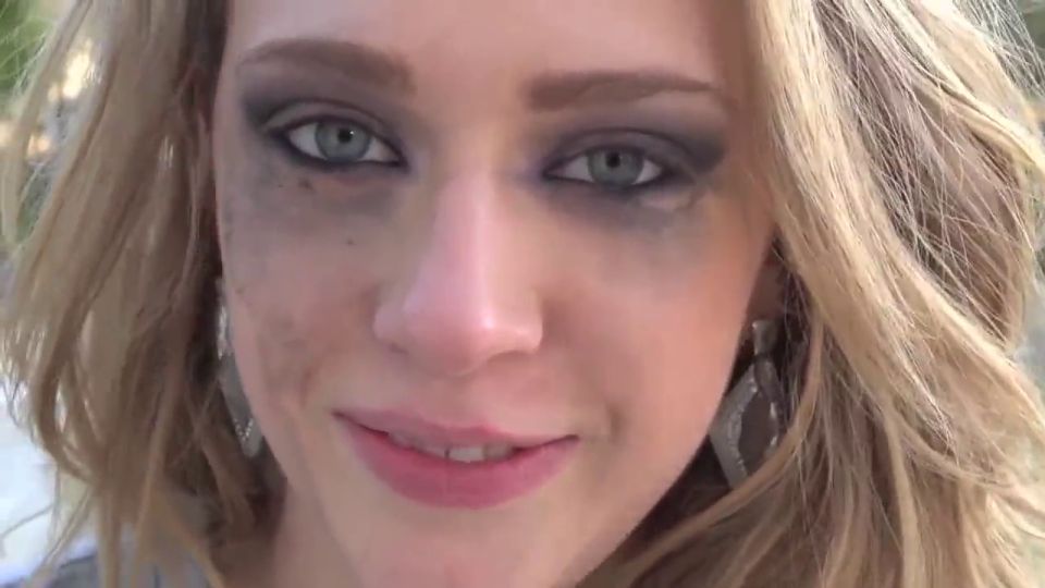 Behind the scenes with kagney linn karter 20092012 smoking kis....