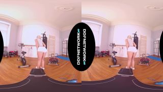 Hardcore POV Gym Sexercise With Curvy Blonde VR Instructor Angelika Gra