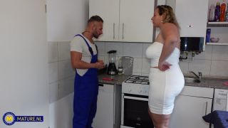 Mature.nl: Kathy D  - Thick German MILF Kathy D. has a big ass and tits she uses to seduce the handyman into sex at home FullHD.