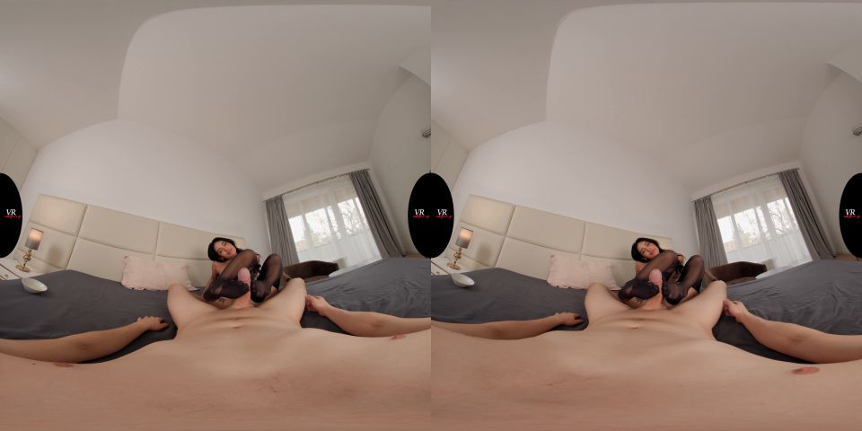 Carolina Guerrero's Ultimate VR Edging Experience 4K-UHD
