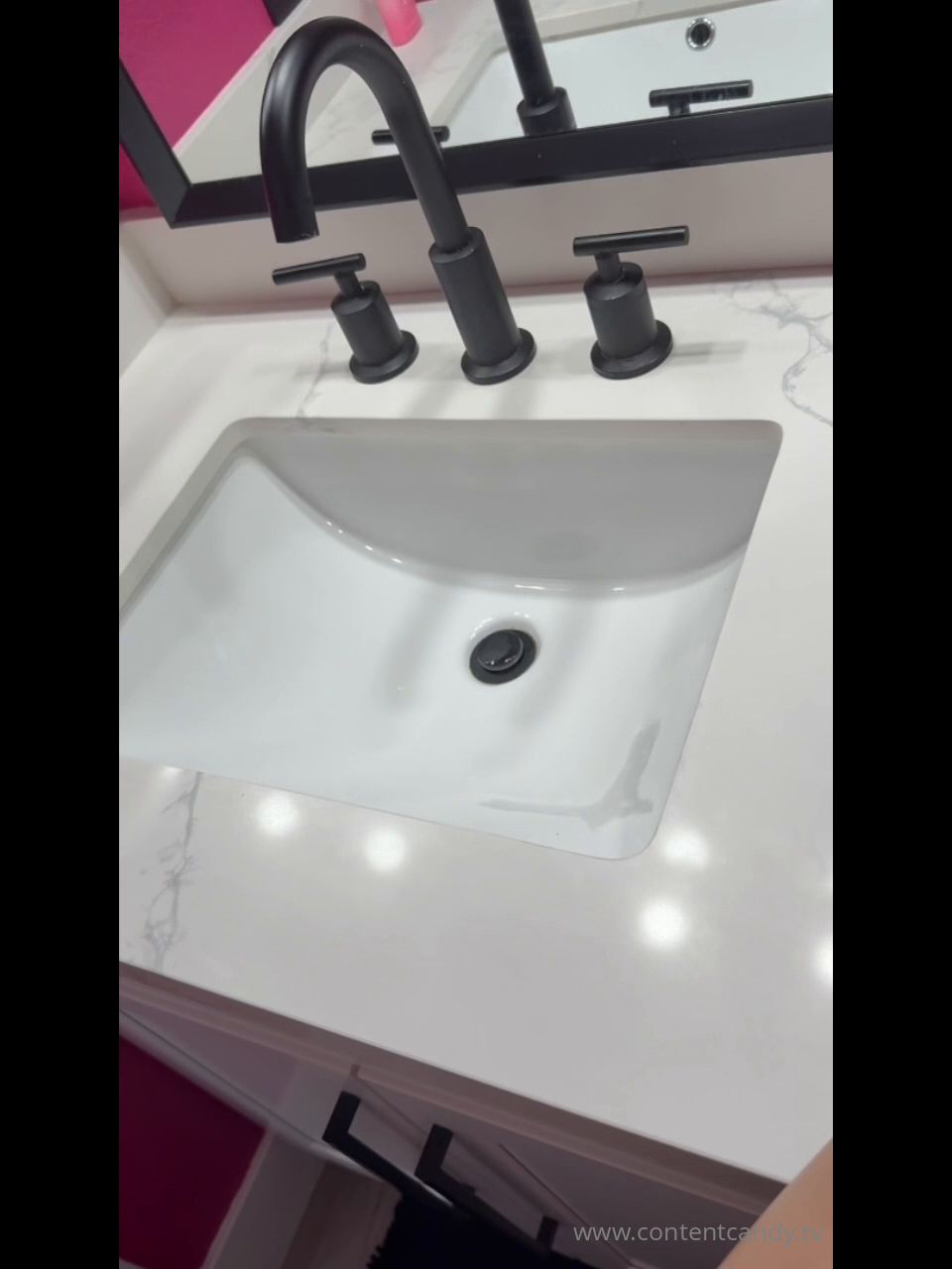 Lydia Grace - El Tour de Trippy House - HD 720P