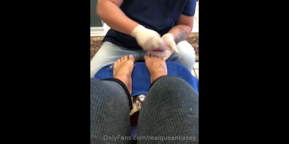 realqueenkasey  Queens feet are getting pampered and ready for the on femdom porn mika tan femdom