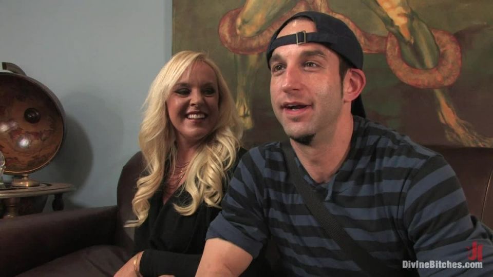 online adult clip 1 Bike Messenger Bitchtoy and The Cougar CEO!, dp dap blonde on fetish porn 