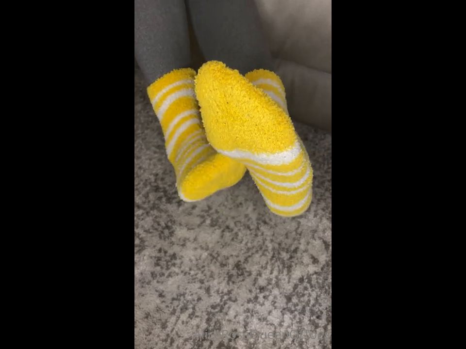 Alice Rose hardcore Alice Rose aka alicerosequeenoftoes - 11-22-2022 OnlyFans Video - My feet are always cold and these fuzzy socks are not helping me much  Ill video