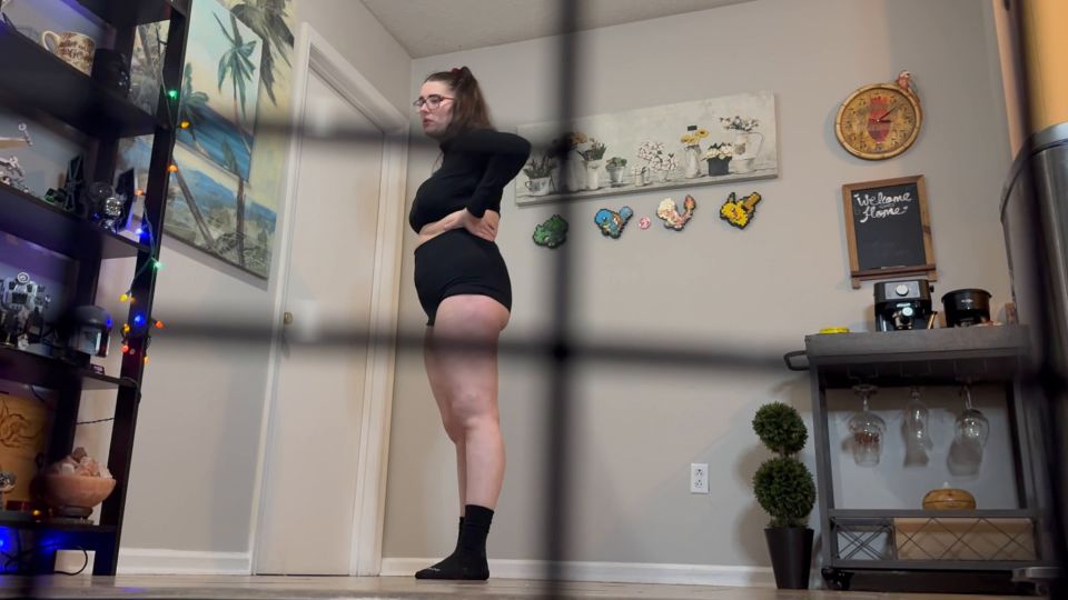 Bbybimbogamer - Sexy Giantess Challenges Her Tiny Prey