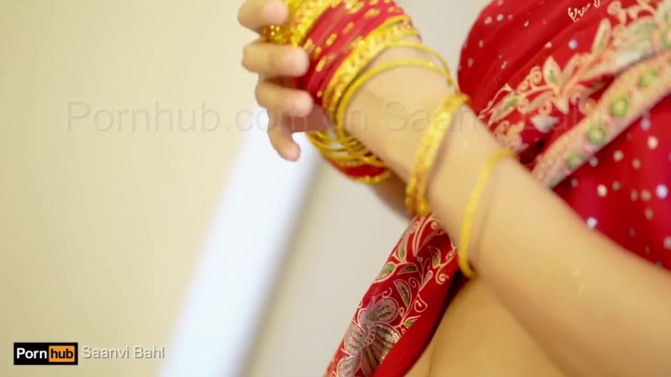 Saanvi Bahl - Indian Desi Step Siter seduce with her Bis Ass! -.