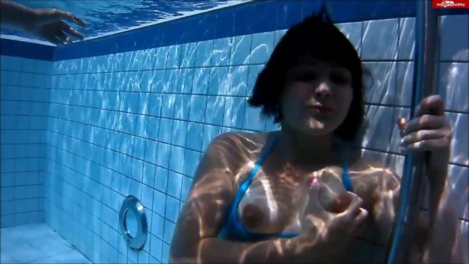Betty-Baxter - OMG - Unterwasser cumshot  - sex - german amateur russian photo