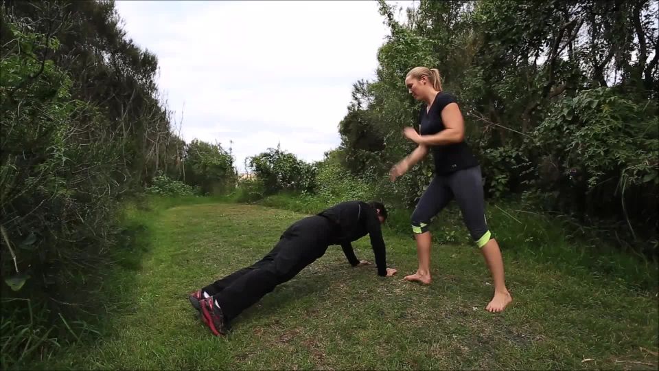 clip 8 Karate Trample Femdom Girls – Michelle Mixes Muay Thai Con Karate  esclavo  hardcore porno personas teniendo sexo hardcore