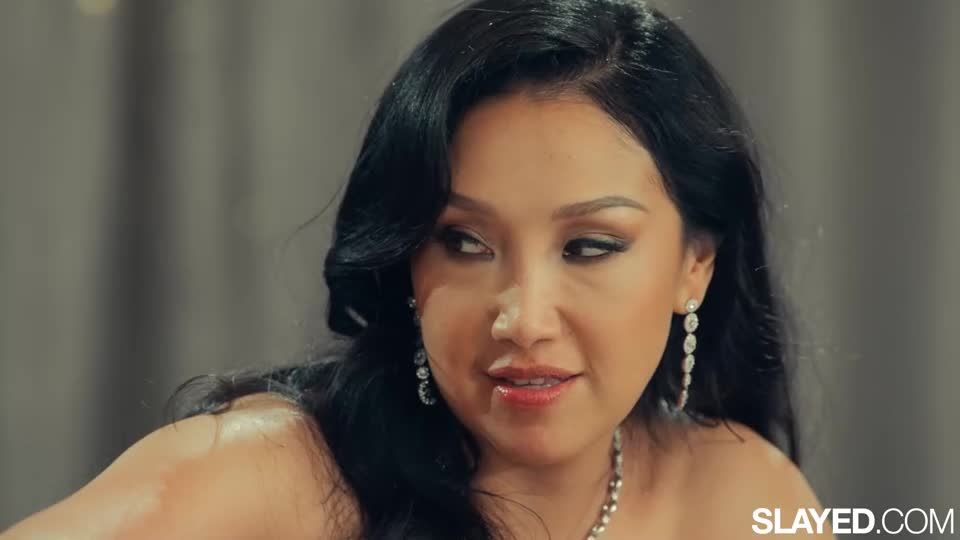 Vanna Bardot, Vicki Chase, April Olsen - Influencia, Vanna Bardot - Parte s - Lesbiana