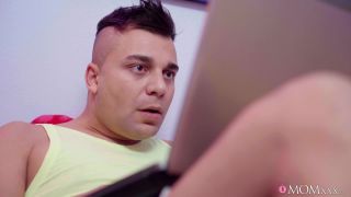 Micky Muffin - Horny VR lad hires mature escort - MILF