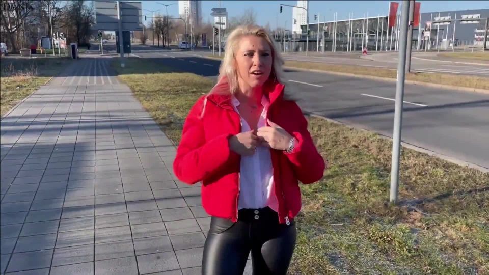 xxx video 23 Daynia - Nuernbergs Geilste AO Milf - Dafuer gibt 19-Jaehriger Bubi sogar sein letztes Hemd  - fetish - femdom porn femdom family