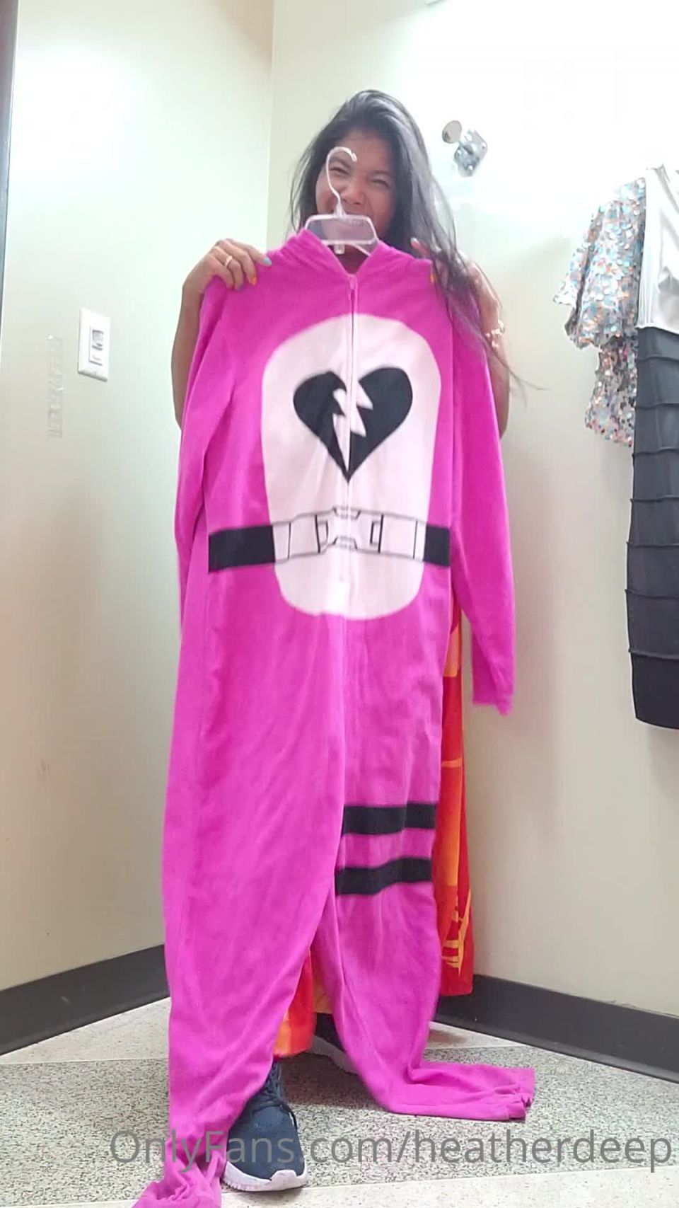 heatherdeep Would you like to fuck me in this pink funny outfit Asiangirl thaigirl - 15-10-2021 - Onlyfans
