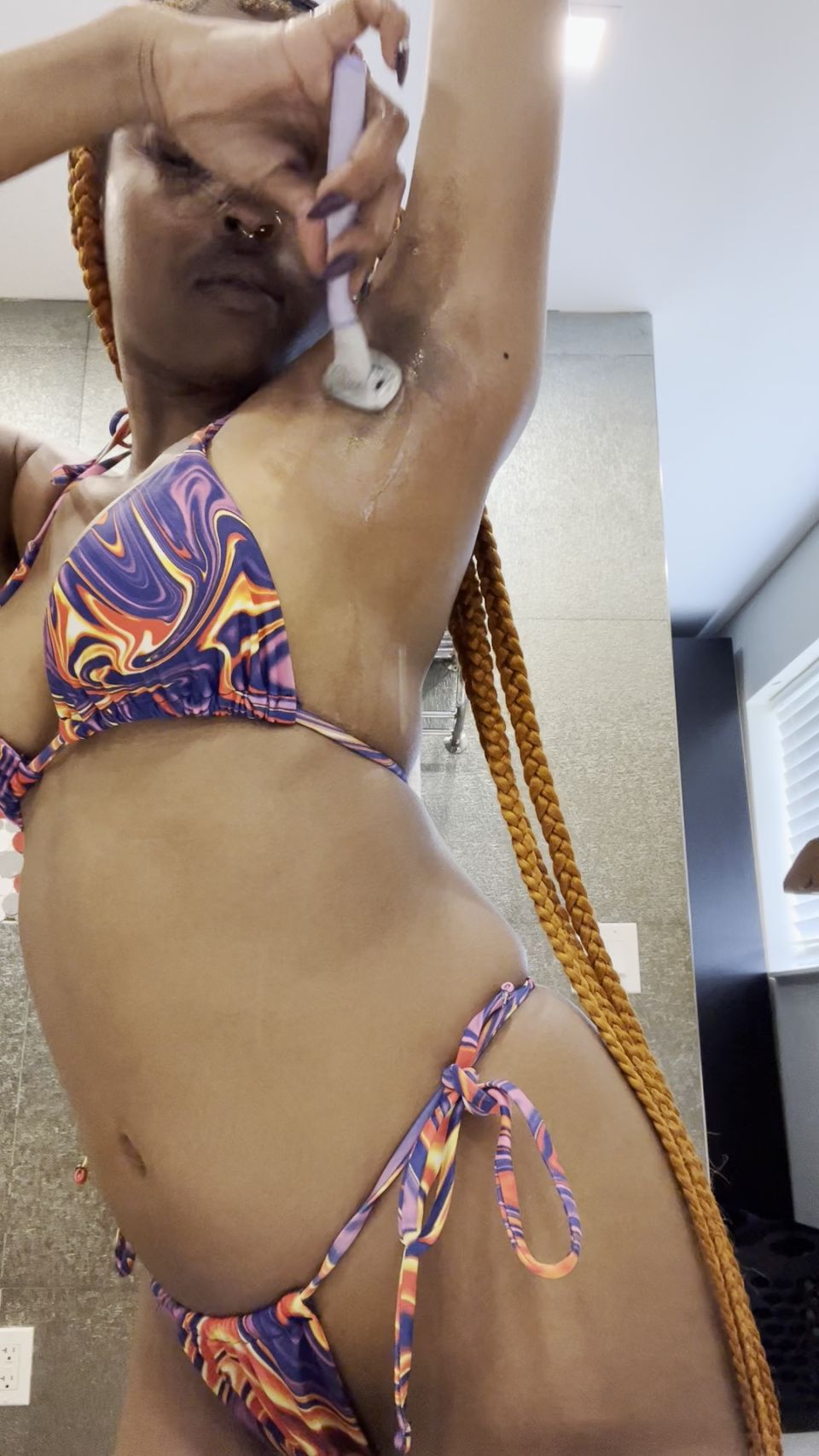 Fetiche porno abuelo Destinymira - Afeitarse las axilas peludas - Fetiche