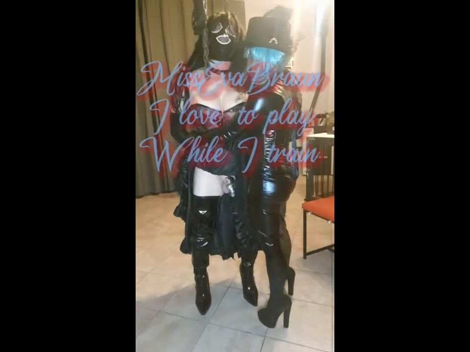 EVA BRAUN (ITA) - Juega y entrena.