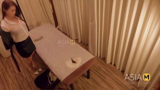 Reverse Massage Masseuse Fucks Cute Asian Client