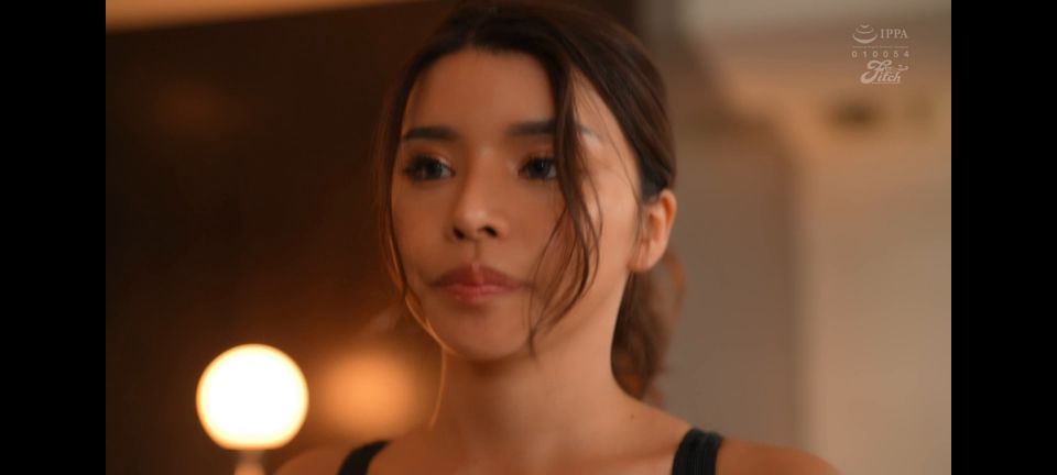 Kurosaki Hana Un entrenador personal rebosante de deseo sexual estimula A (Creampie)