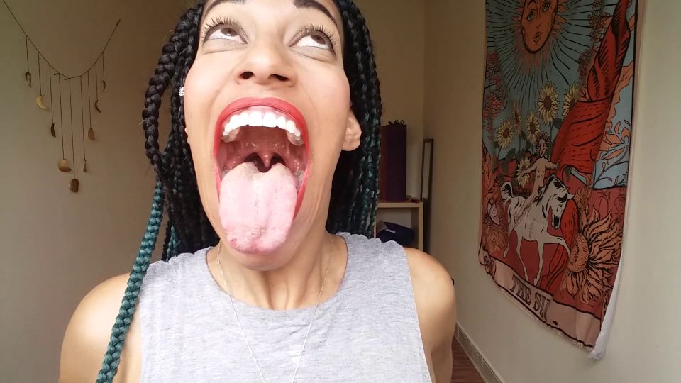Mi boca grande y lengua gorda (Pornografía fetiche)