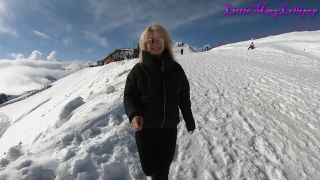 LittleMaryLollipop - Blowjob Teen In a Public Ski Resort 