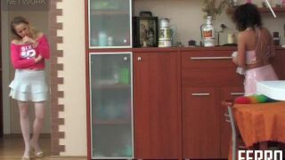 lacynylons_g512_clip