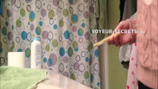 Petite teen girl spied under shower  720