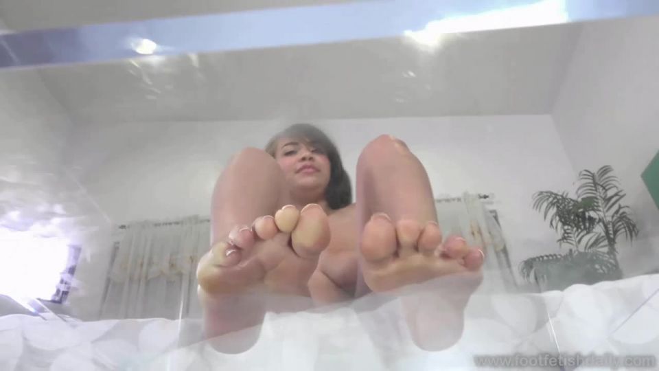 online porn clip 44 retro foot fetish Cassidy Banks Soles on Glass, feet on feet porn