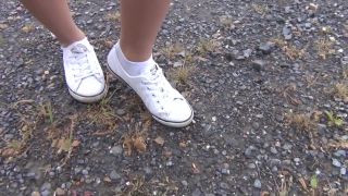 Femd girl show pantyhose and white socks shoes foot  worship