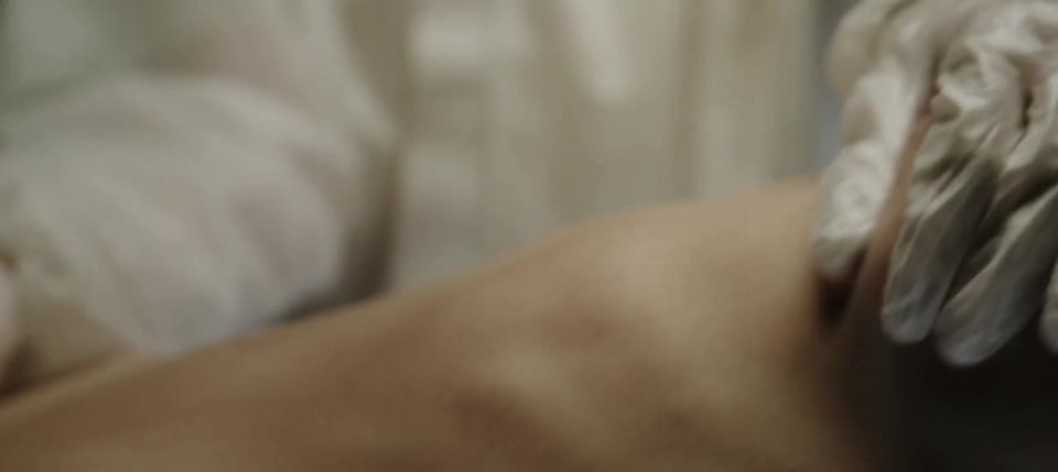 Chantal Demming, Babette Holtmann, Charmene Sloof, Corine van der Helm - Caged (2011) HD 720p - (Celebrity porn)