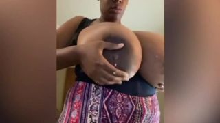 zina – webcam- húmous macromastia uders webcam