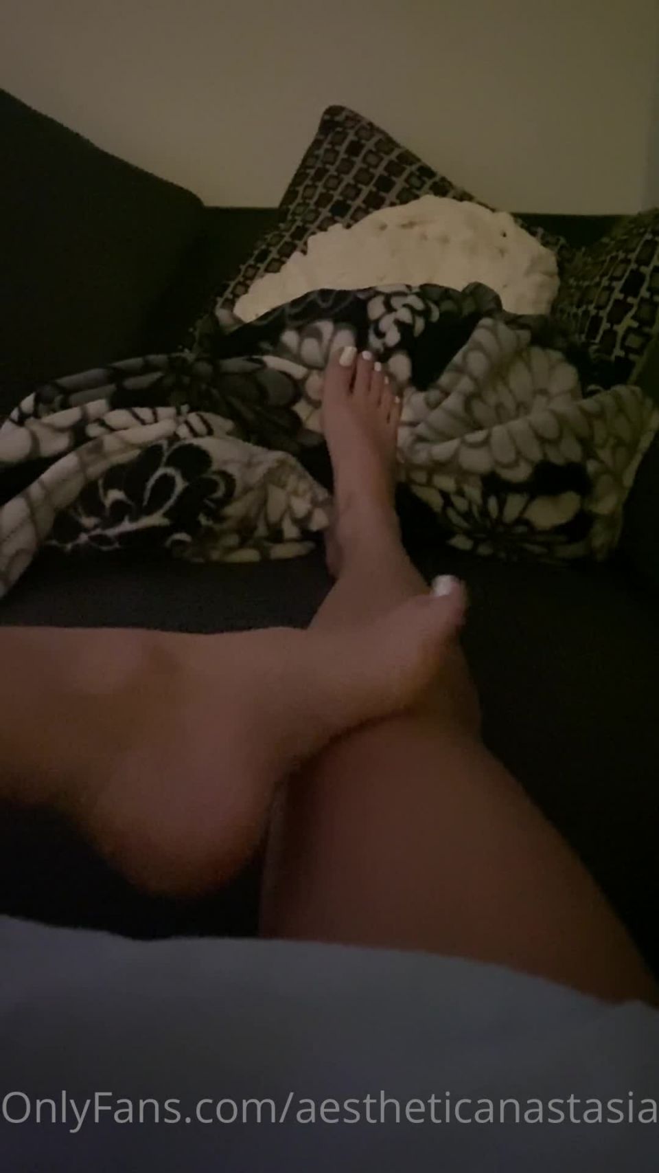 aestheticanastasia  Just some toe wiggles I have hella cramp | aestheticanastasia | femdom porn absolute femdom