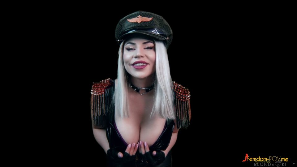 Diosa rubia Kitty - Pornoganda.