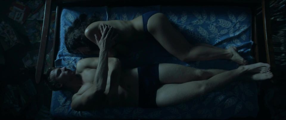 Ruslana Khazipova, Evgeniya Muc - The Wild Fields (Dyke pole) (2018) HD 1080p - [Celebrity porn]