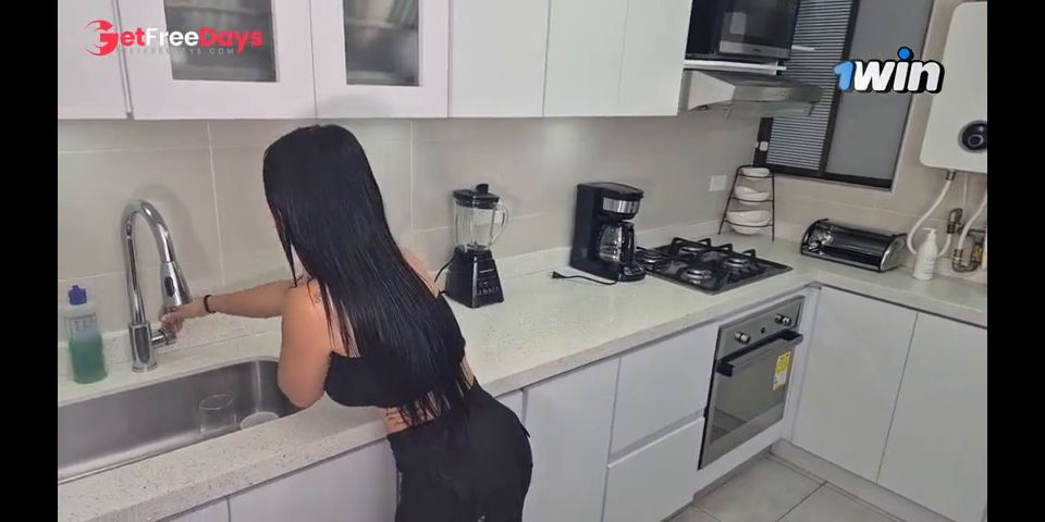 Horny Colombian seduces the plumber and ends up riding his cock - ALEJANDRA PALACIOS