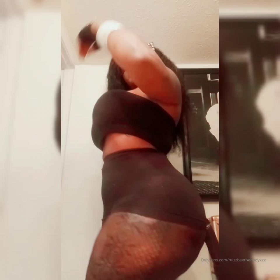 Mizzbeethebodyxxx () - trick or treat 01-11-2019