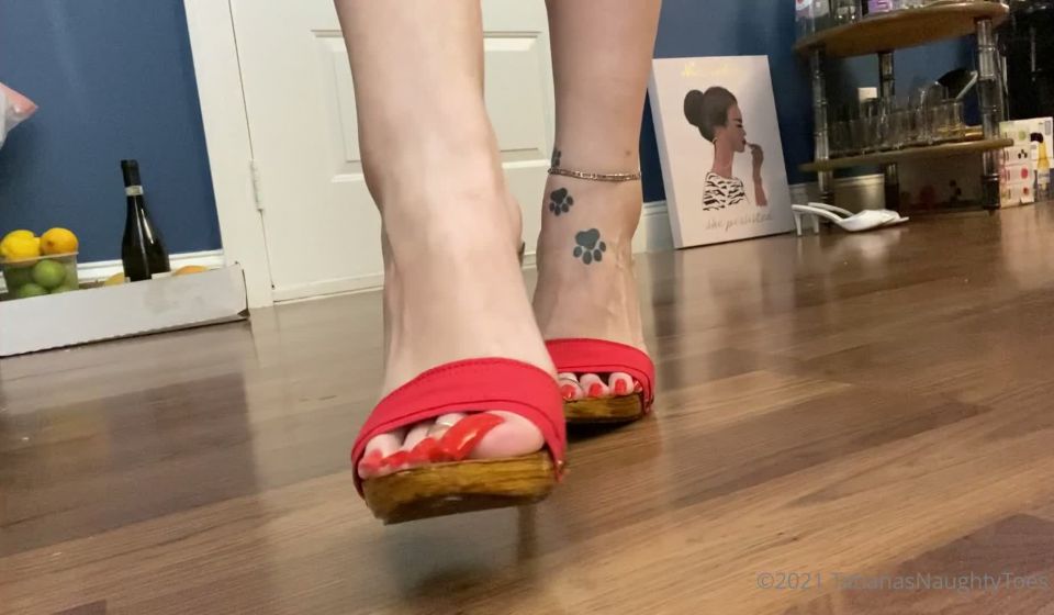 TATIANA - tatianasnaughtytoes () Tatianasnaughtytoes - new may i just got home from a very long day my feet need to be massaged and 13-05-2021
