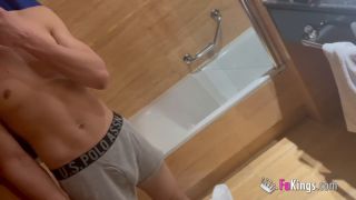 200€ Convencer a esta gordita latina de hacer su primera película de porno en Thi.