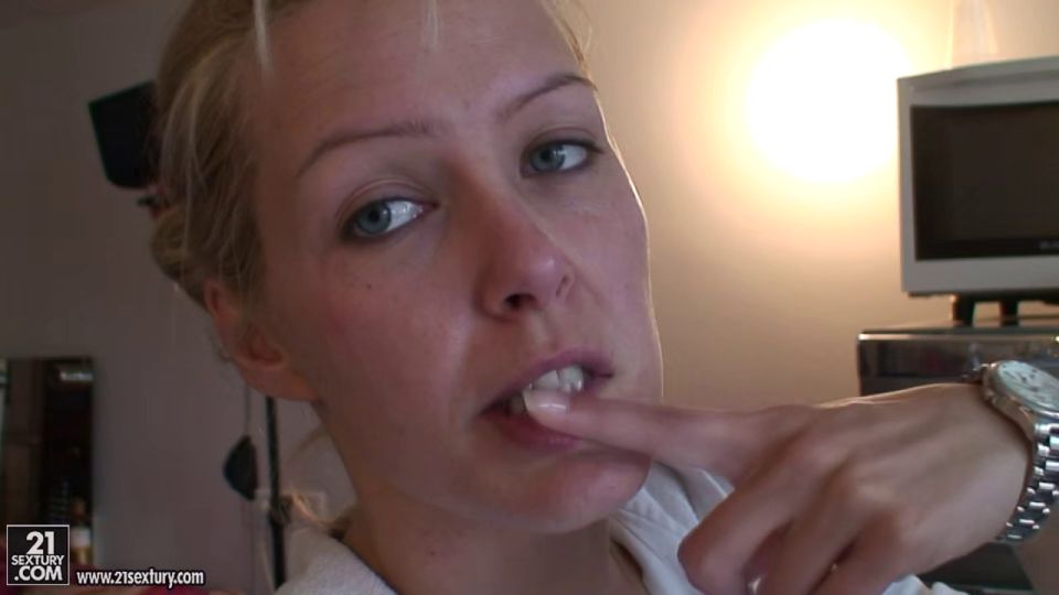 Dulce Sophie Moone y Cameron Cruz Caliente Parisiano Shoot Reveale