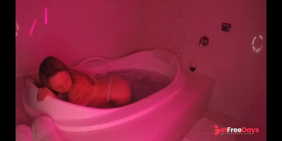 [GetFreeDays.com] Blonde with a pink pussy shows off in the hot tub Sex Film June 2023