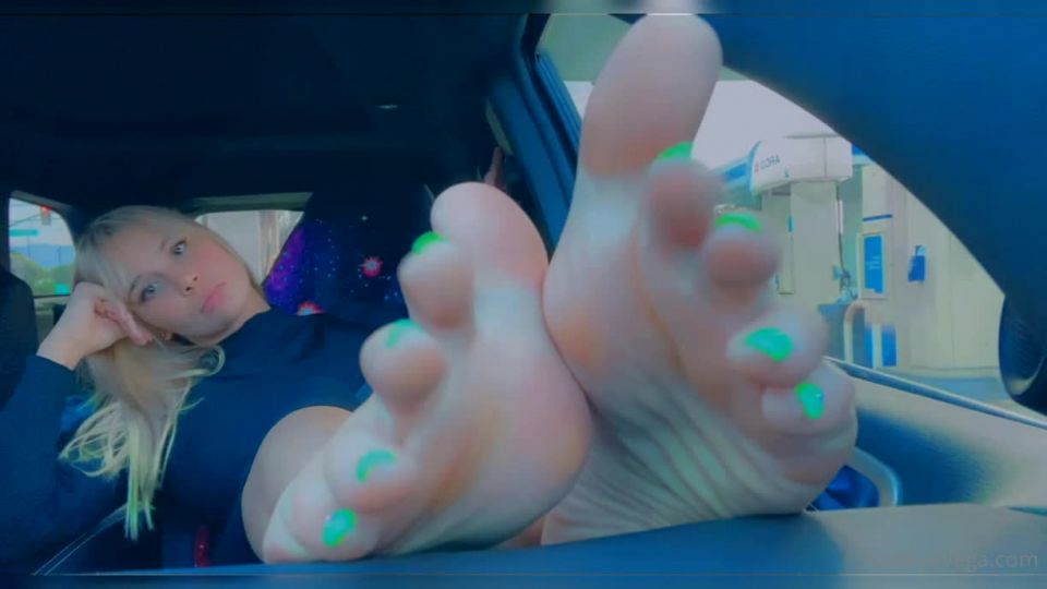 Onlyfans - Goddess Natalya Vega - thenatalyavega - thenatalyavegaWhy are you such a a weirdo for Me - 02-06-2021