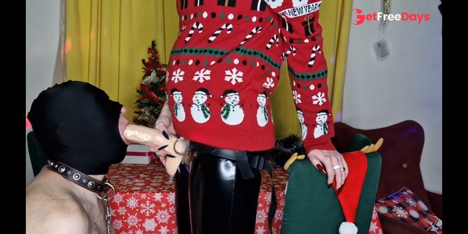 [GetFreeDays.com] Dominatrix Nika congratulates her slave on Christmas with her big strap-on in his throat. Sex Clip November 2022