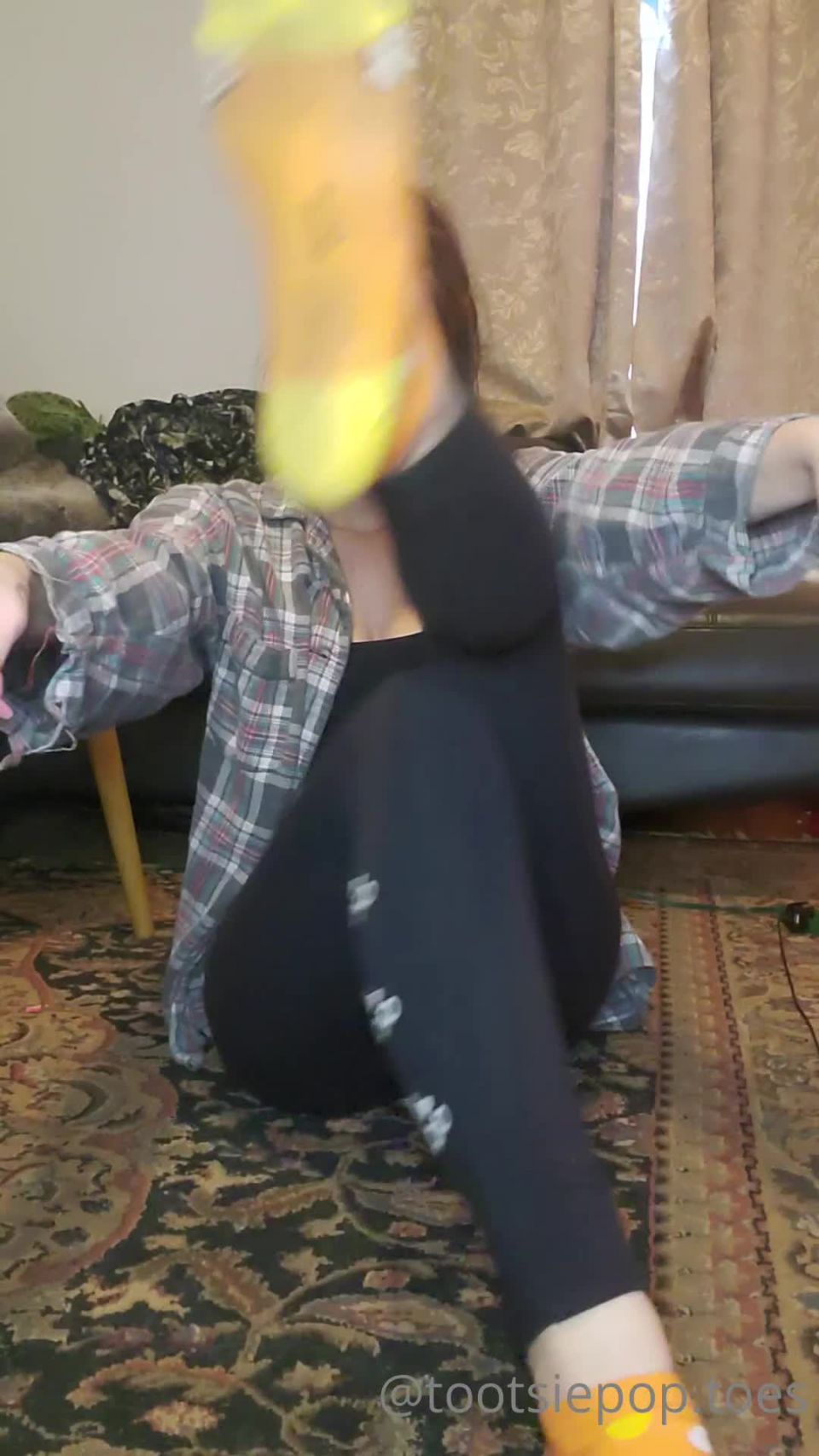 Onlyfans - tootsie pop t - tootsiepoptoes - tootsiepoptoesA special shoe removal - 15-12-2020