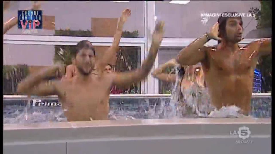 Big brother VIP Italy bra  fail.