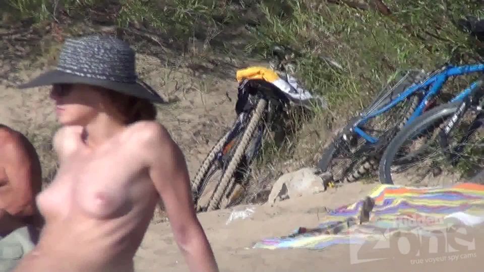 porn clip 16  voyeur | Voyeur beach video south of France | voyeur beach video south of france