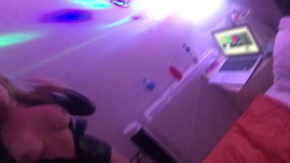 La producción de Doscher presenta a Hilda Brasil (Porno Transexual)