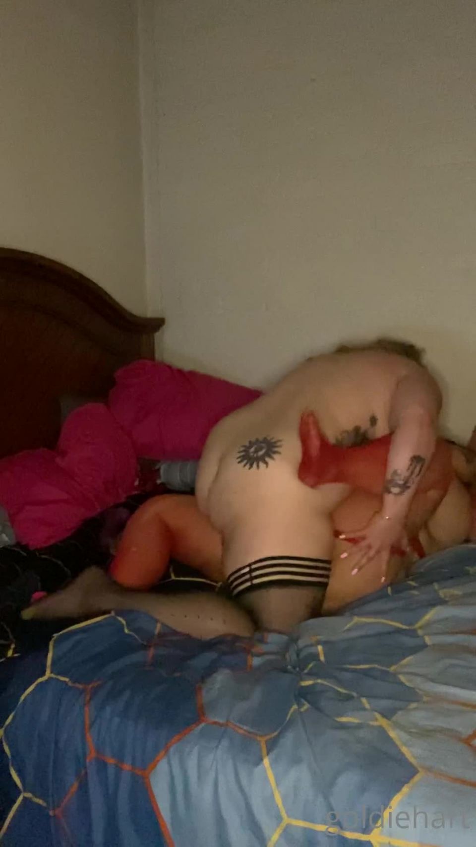 video porno 6 Onlyfans - Goldiehart - Tribbing y compartir un doble dong con el hermoso querido más querido Mensaje para el ful - 20-09-2021 en el porno hardcore sexy sexo hardcore