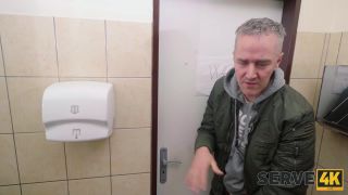 Olivia Sparkle – Restroom Service.