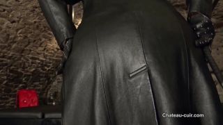 adulto xxx clip 10 Obedece a tu estricta diosa de cuero fetiche fetiche fedom porno fetiche masturbación con la mano