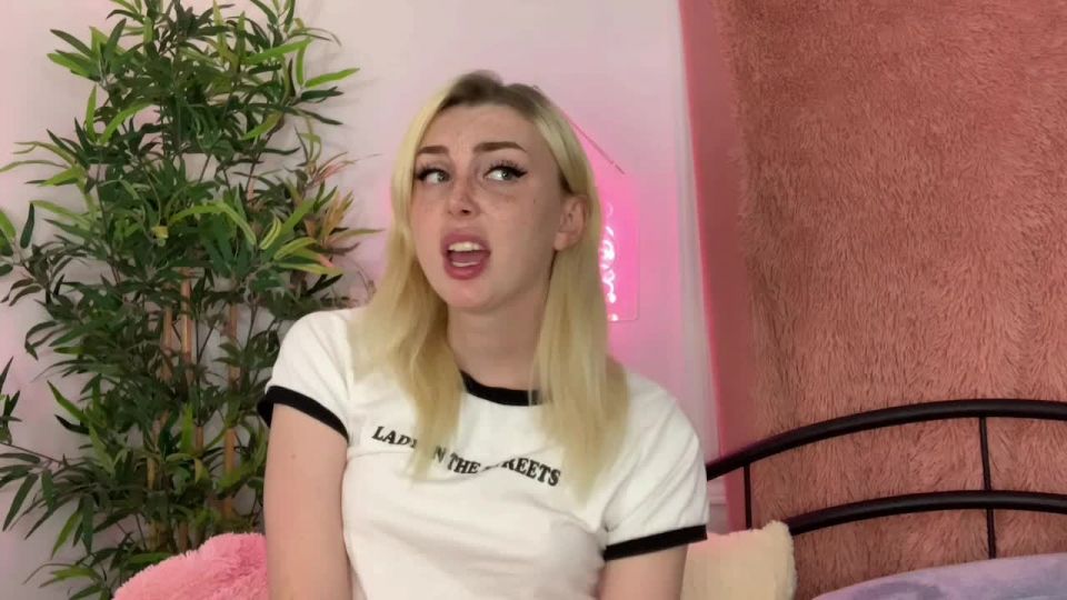 online xxx video 21 lesbian tongue fetish cutiepii33quinn  - your tinder date has a surprise for you [HD 720p], fetish on shemale porn