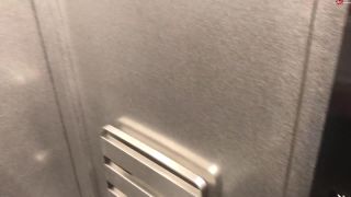 Gymbuny - Abspritz Challenge im Aufzug
