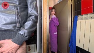 7109 The Courier and the Housewife cuckold coppiabollente7 1080p