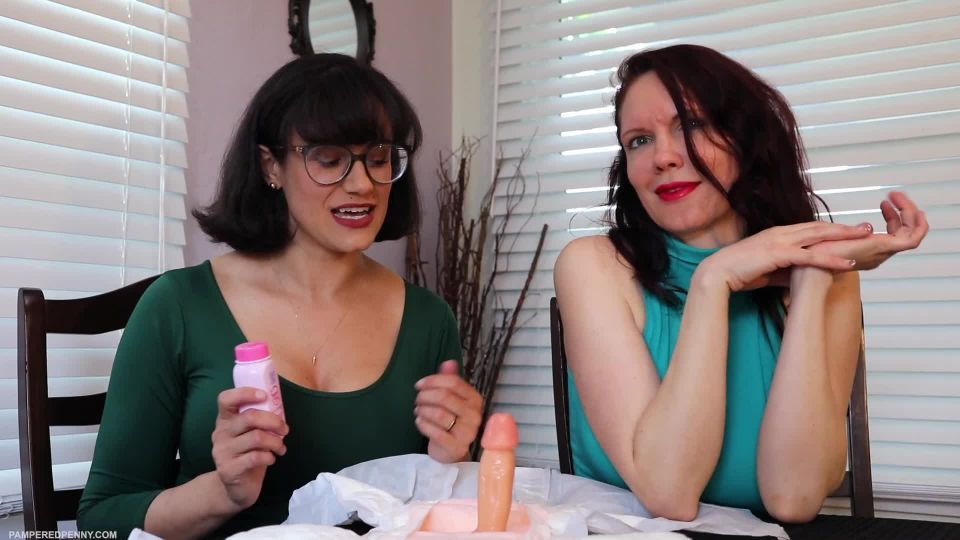 gratis video en línea 23 Penny Barber – Bedwetter Teased By Teaty MILFs, Thai femdom en el fetiche porno